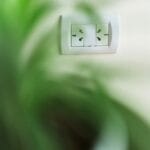 Aardlekschakelaar en aarding: hoe werken ze samen