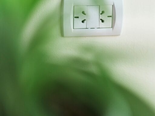 Aardlekschakelaar en aarding: hoe werken ze samen