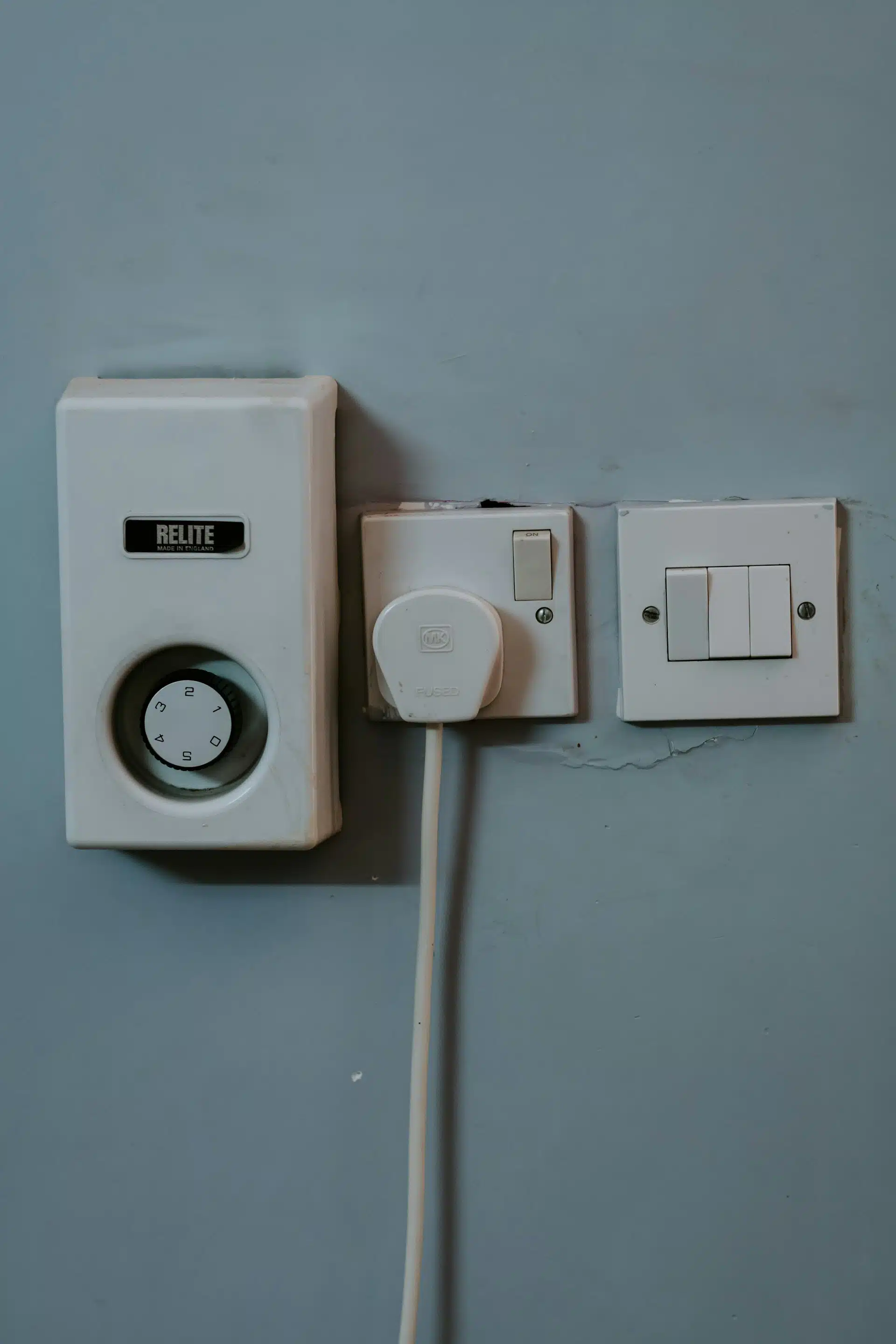 Welke werkzaamheden voert een elektricien uit
